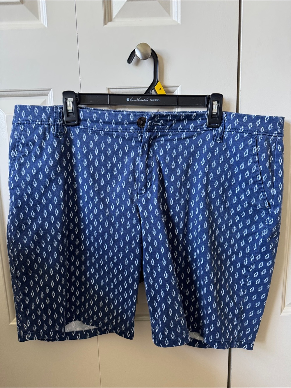 Liz Claiborne | Size 18P | Women’s Plus Size Navy Blue Cotton Shorts Patterned
